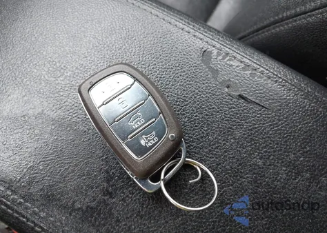 2016 Hyundai Tucson Limited z USA, uszkodzony, nr VIN KM8J33A27GU087794